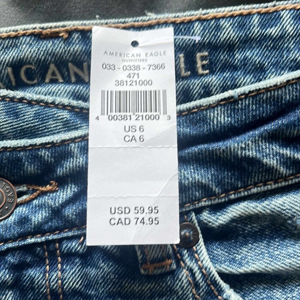American Eagle Mom Short - Picture 2 of 3